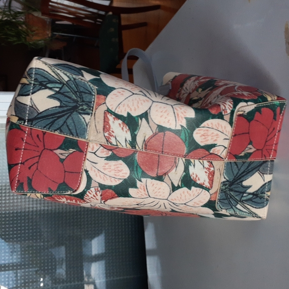 Shoulder Bag - Picture 8 of 8